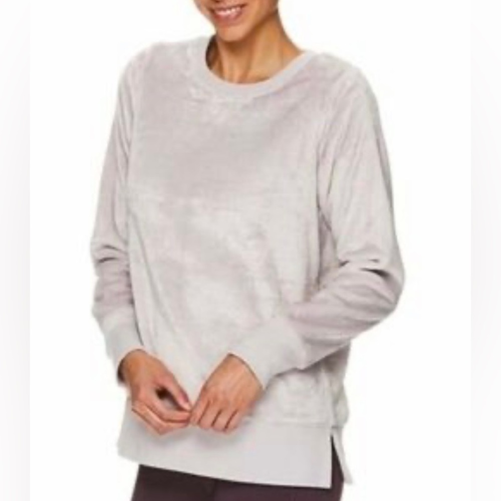 White plush gaiam sweater XXL